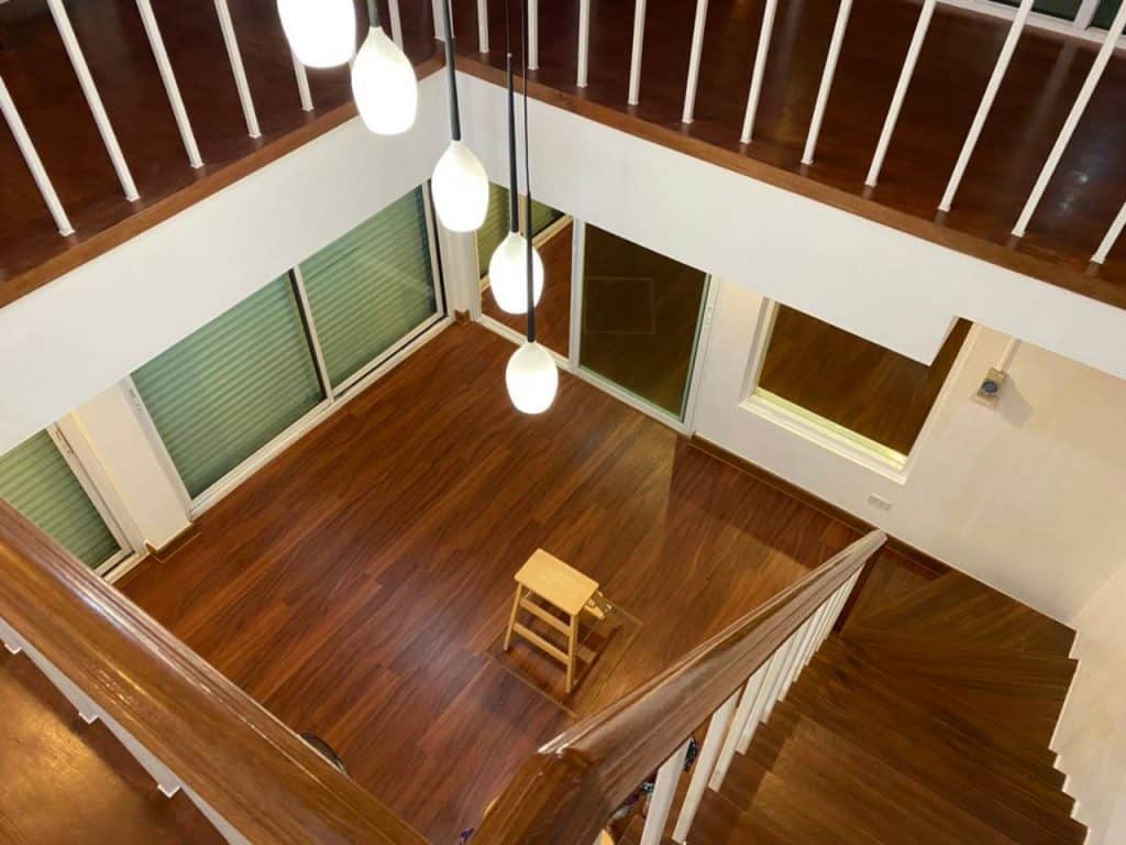 กระเบื้องยาง คลิกล็อค กระเบื้องยางที่ “พ่อบ้านใจกล้า” ก็ติดตั้งเองได้ง่ายๆ