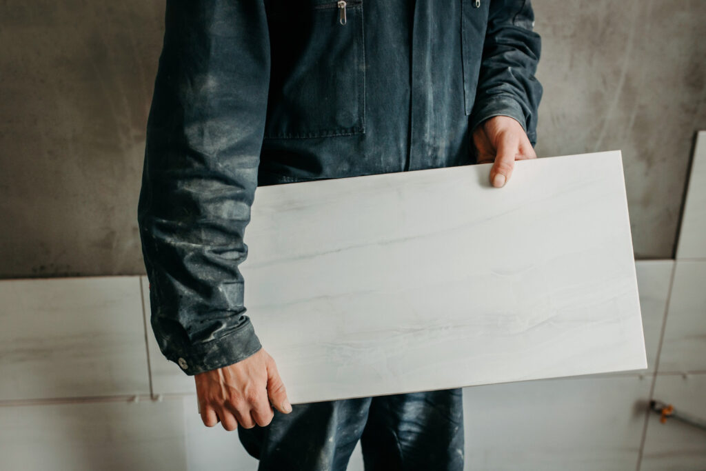 วิธีเลือกวัสดุปูพื้นกระเบื้องยางให้เหมาะกับบ้านของคุณ